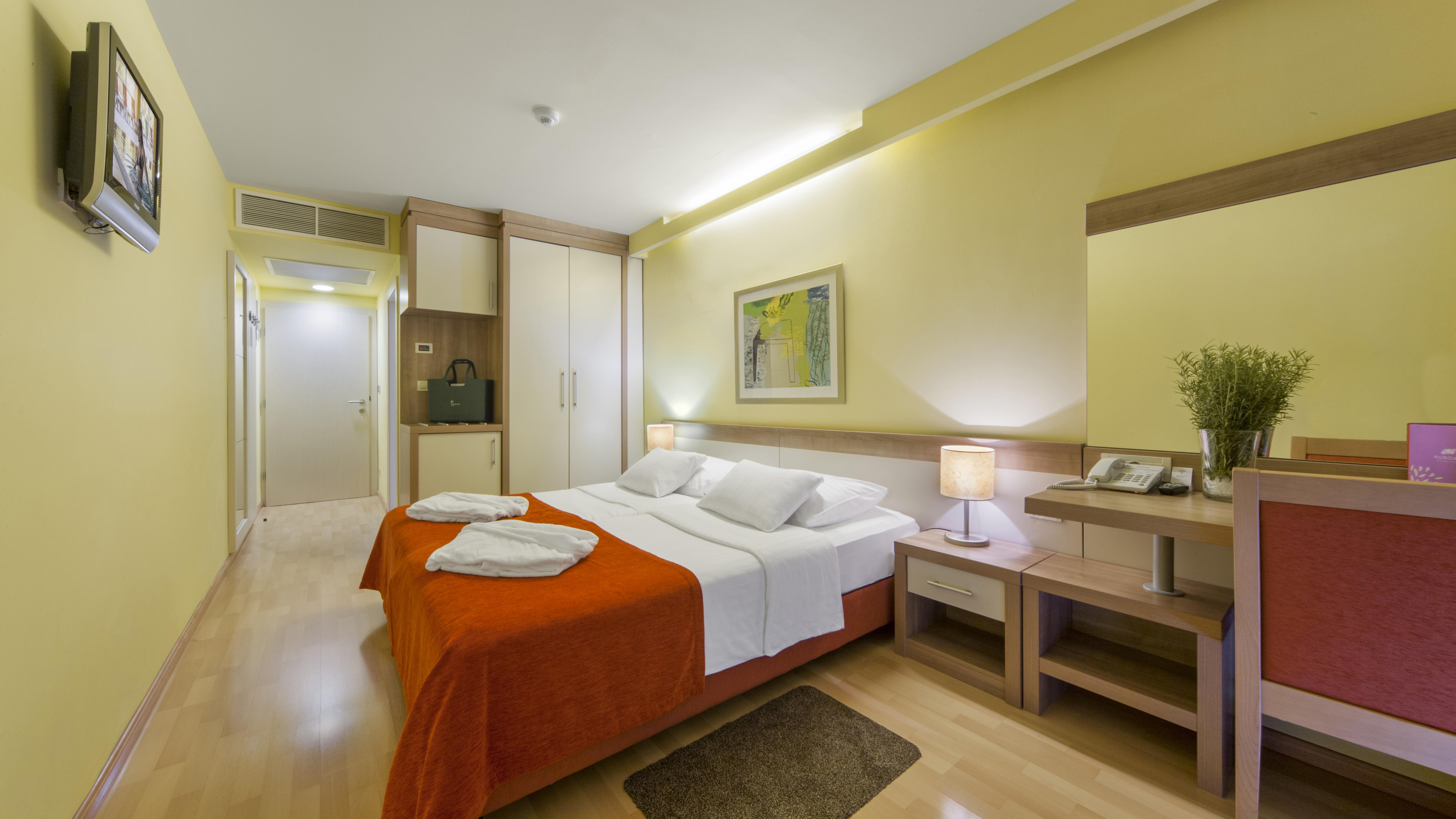 Hotel Aurora Малий Лошинь Екстер'єр фото